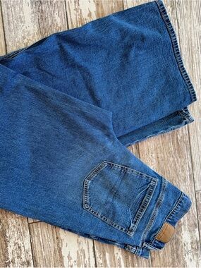 American Eagle Outfitters Women’s Low-Rise Ultra Wide Leg Jeans